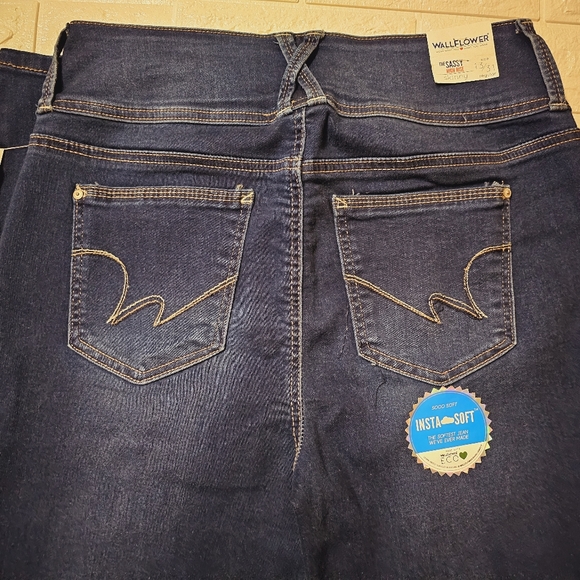 Wallflower The Sassy High Rise Skinny Size 13 NWT - Picture 4 of 8